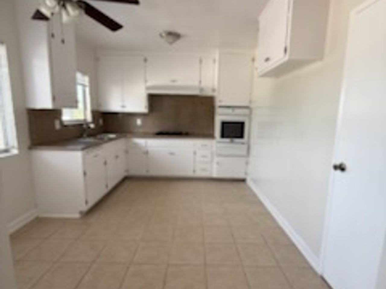 305 Loma Vista St. - Photo 2 of 15