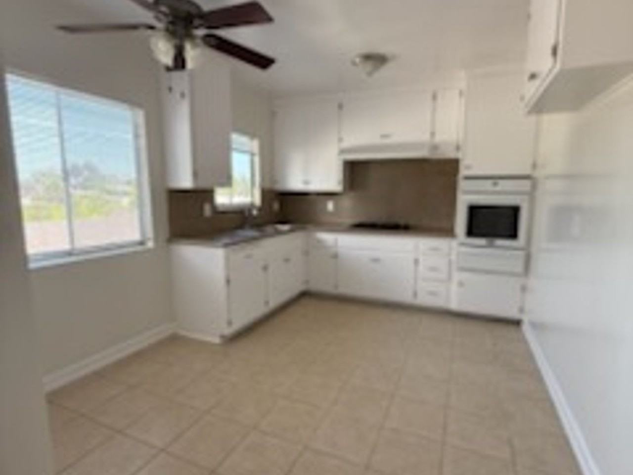 305 Loma Vista St. - Photo 3 of 15