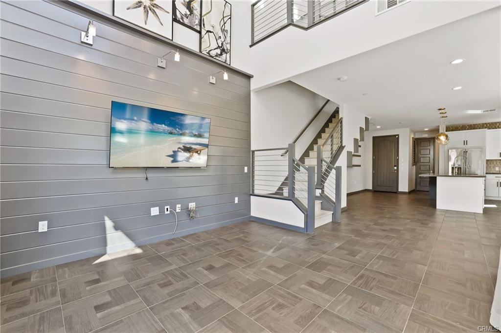 302 Finch - Photo 2 of 8