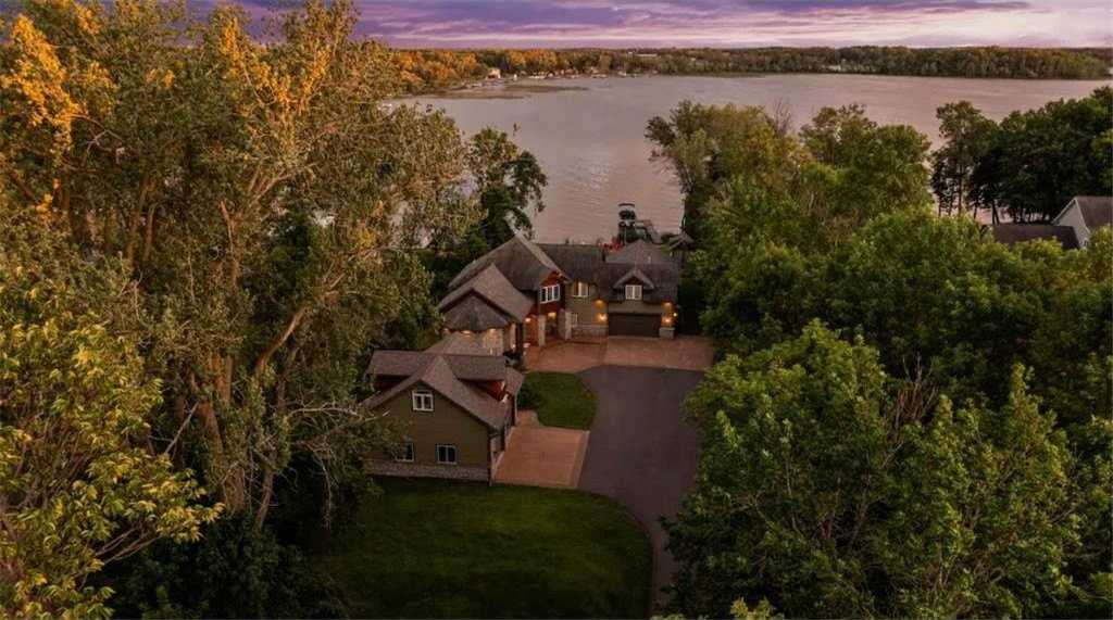 50474 Bayside Ave - Photo 2 of 31