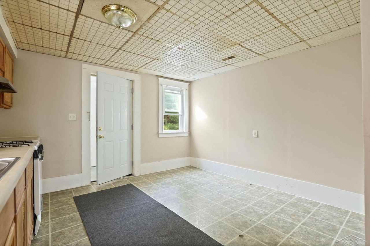 1921 N Bond St - Photo 2 of 16