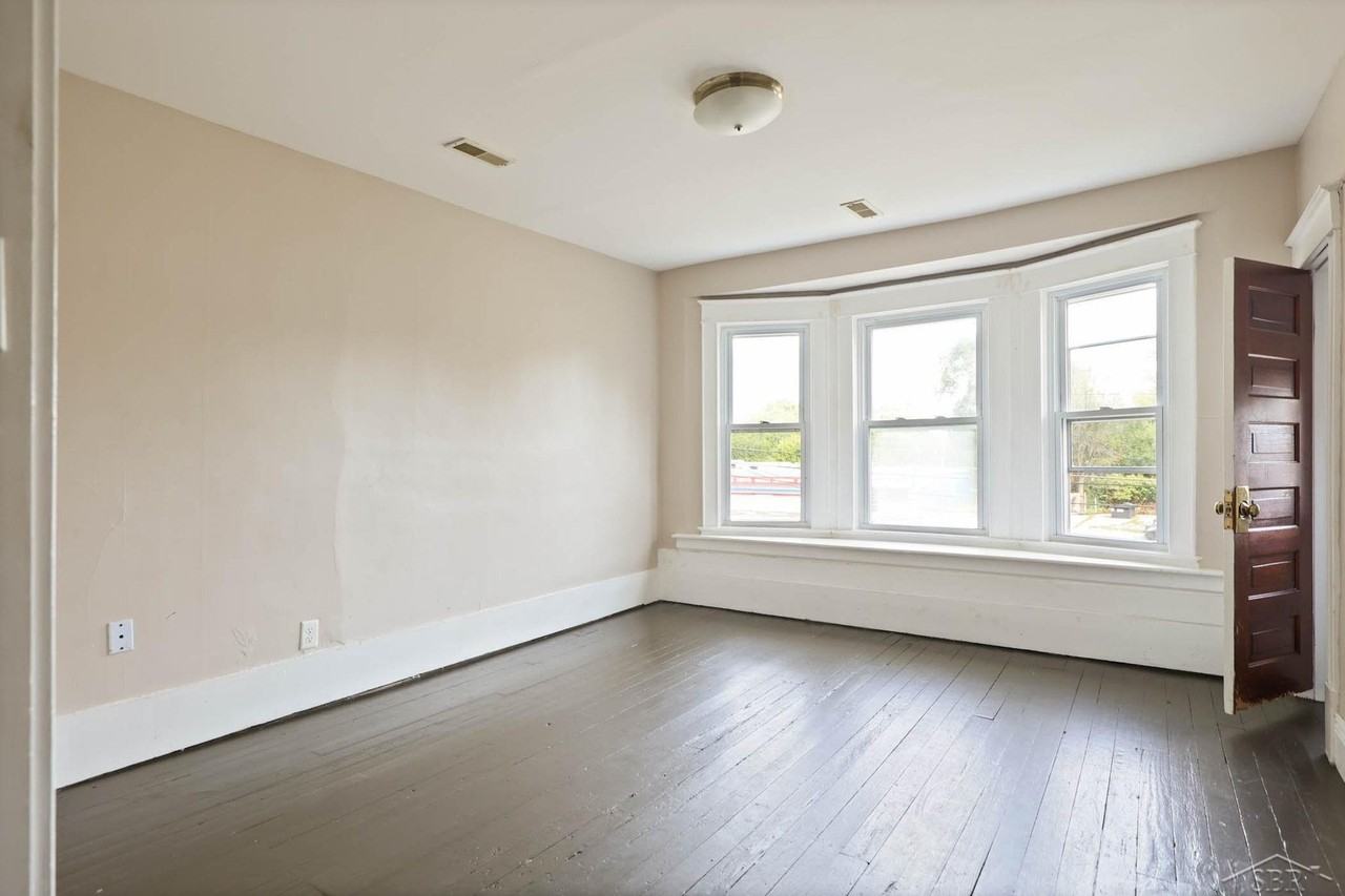 1921 N Bond St - Photo 7 of 16