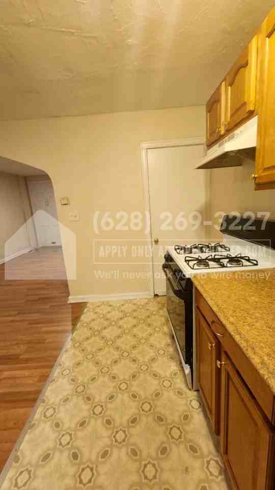 5044 Chalgrove Ave - Photo 2 of 13