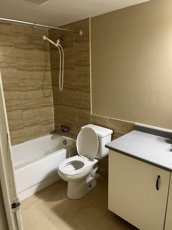 485 114-485 1st Ave W #114 - Photo 3 of 13