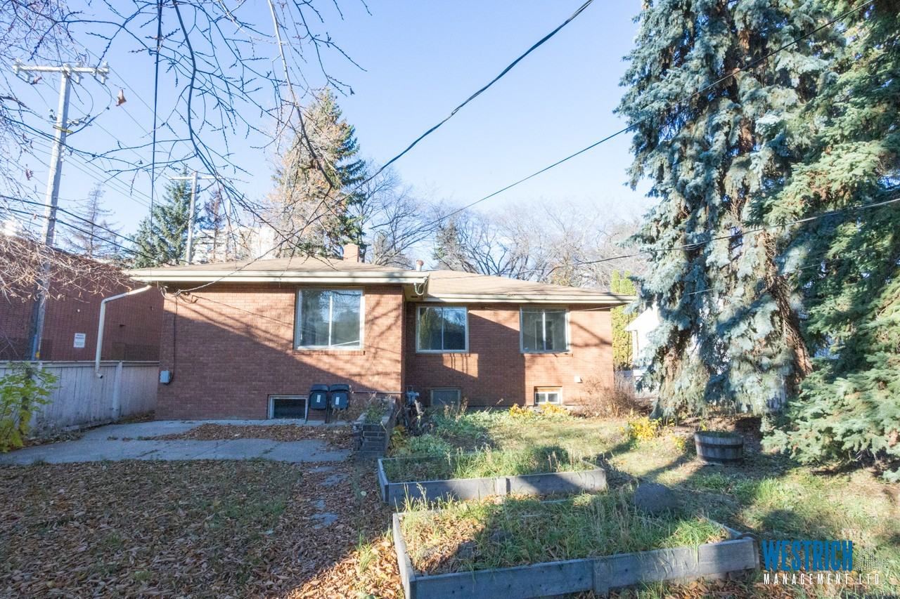 8715 117 Street Northwest - Photo 3 of 38
