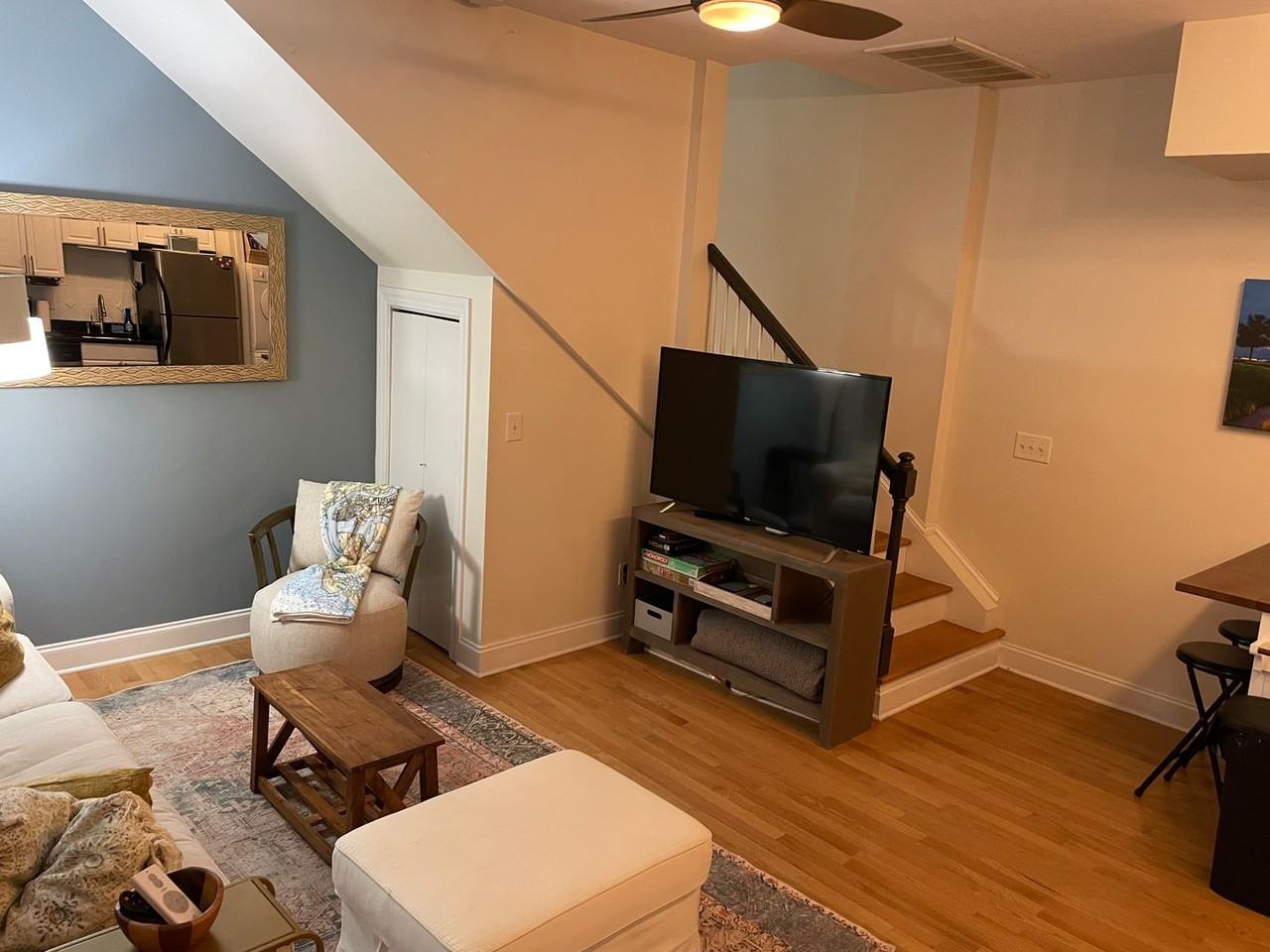 348 King St - Photo 7 of 24