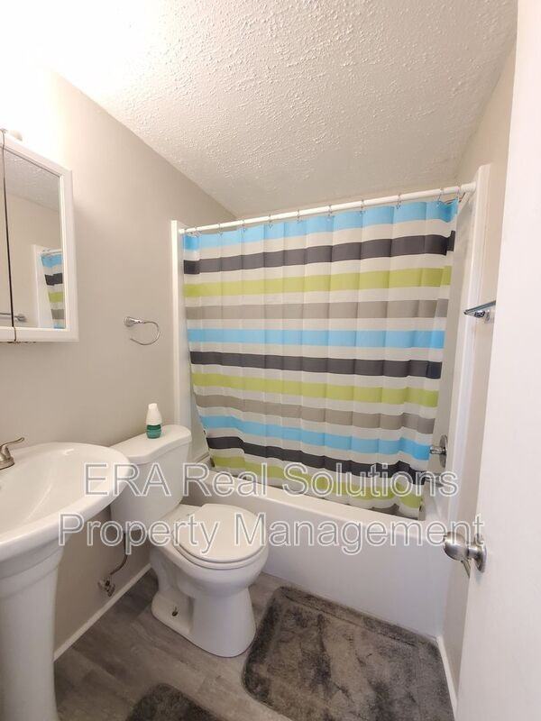 2065 W Mound St - Photo 2 of 23