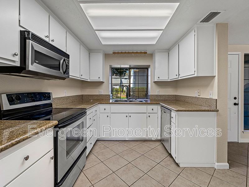 2857 Hotchkiss Court - Photo 2 of 12