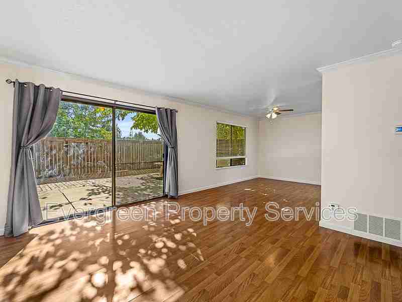 2857 Hotchkiss Court - Photo 3 of 12