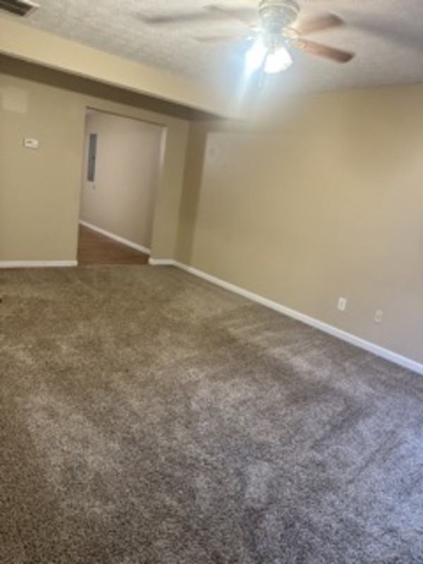 102 Mount Vernon Ln - Photo 2 of 10