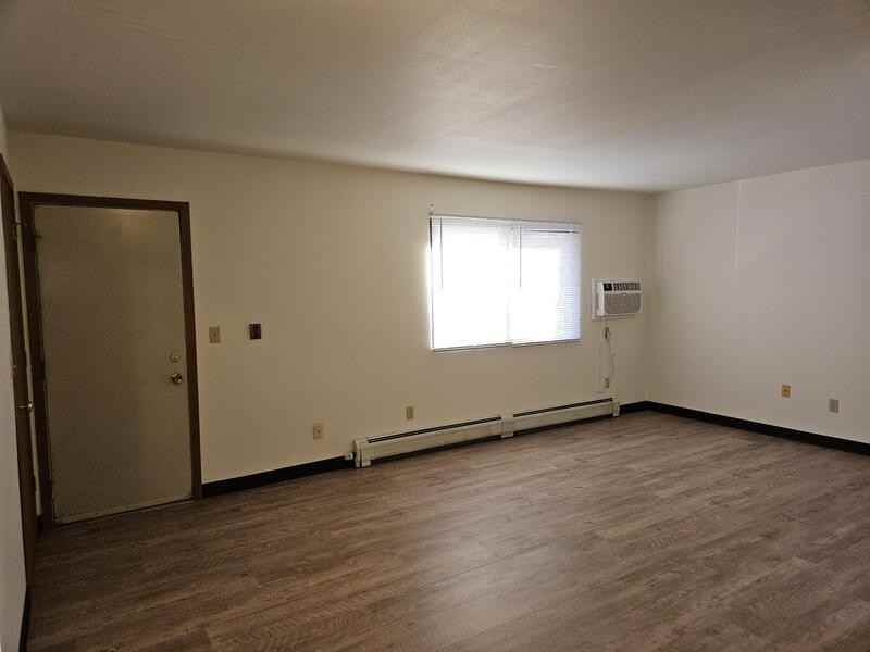 436 Sullivan St - Photo 4 of 25