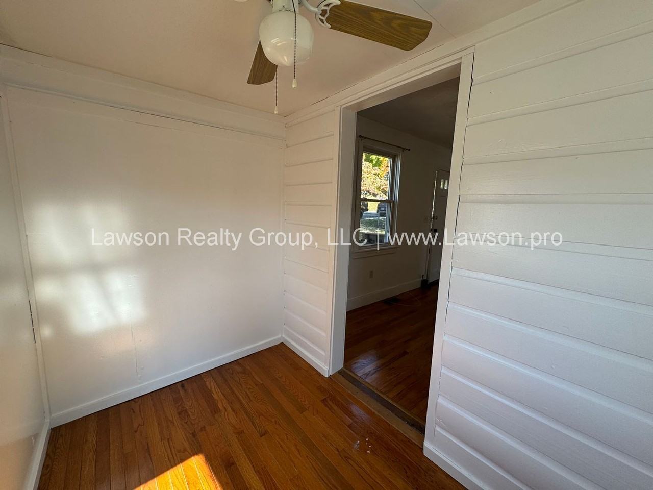 826 Lakeview St - Photo 5 of 31