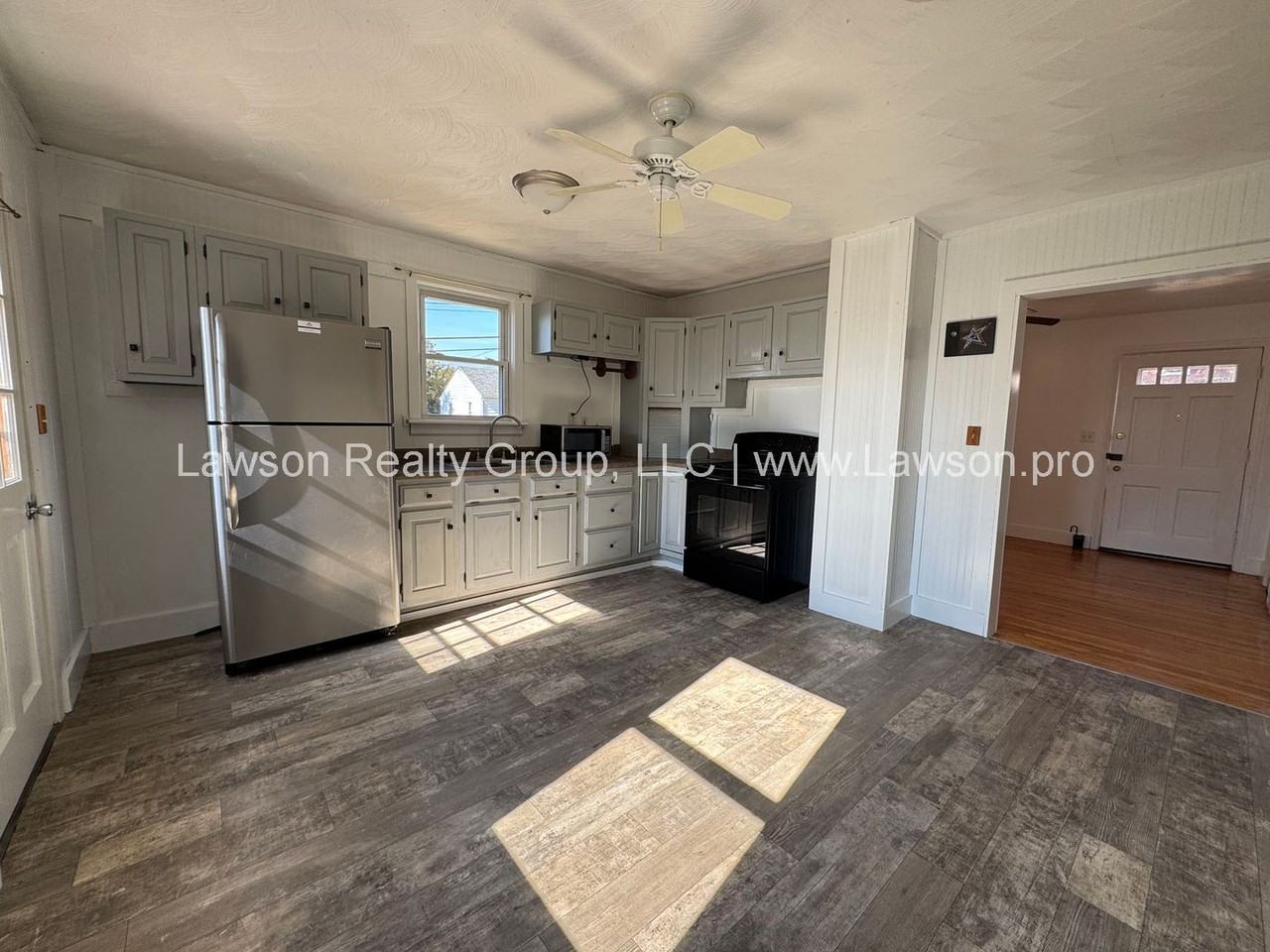 826 Lakeview St - Photo 6 of 31