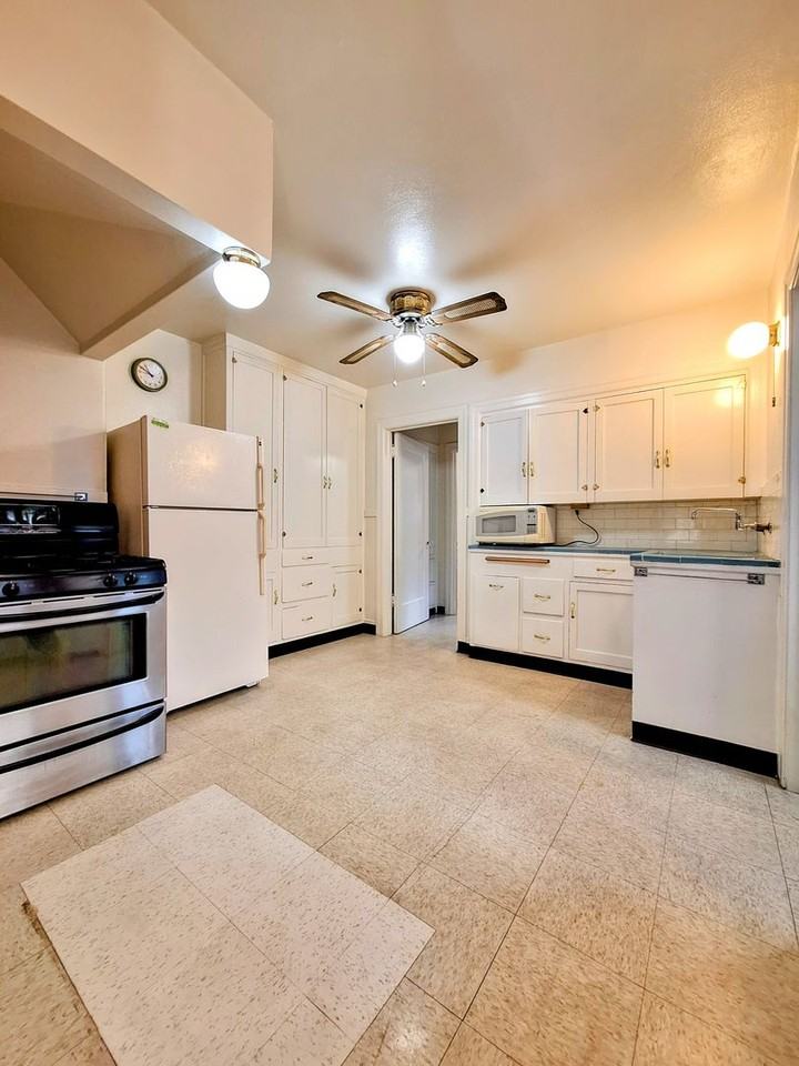 359 N 17th St - Photo 2 of 28