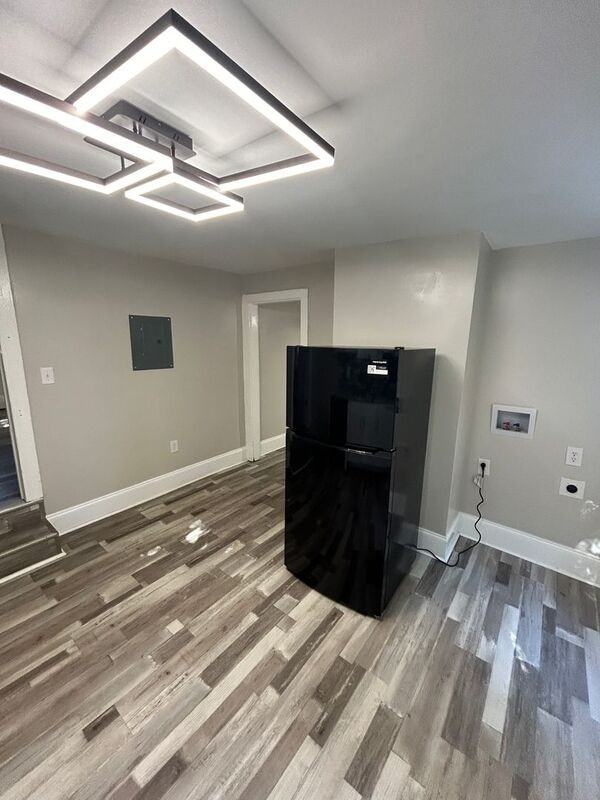 2604 Hargrove St - Photo 3 of 15