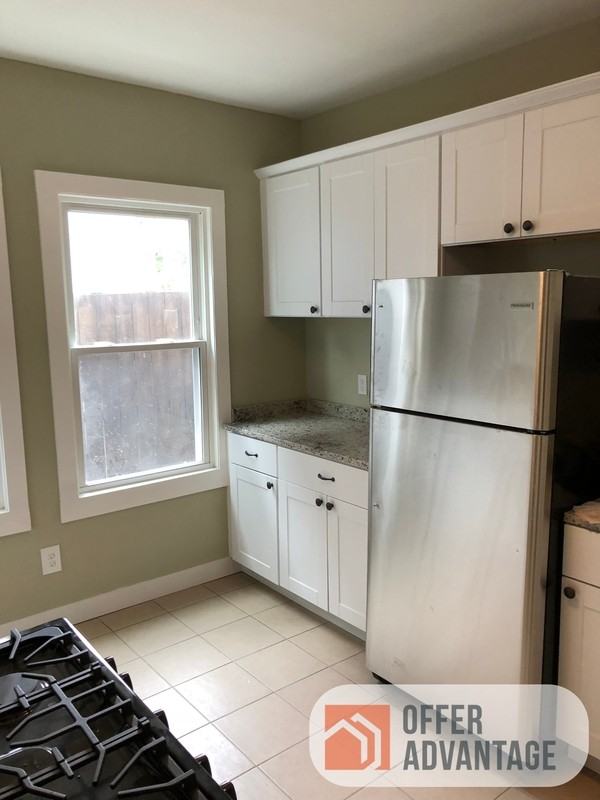 162 Harvard Pl - Photo 2 of 8