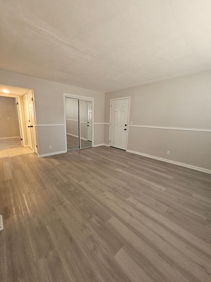 3410 Heatherton Dr. - Photo 3 of 12