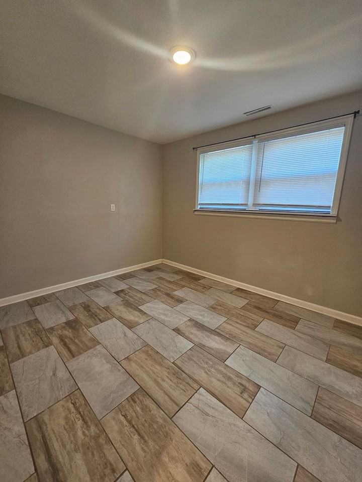 3410 Heatherton Dr. - Photo 5 of 12