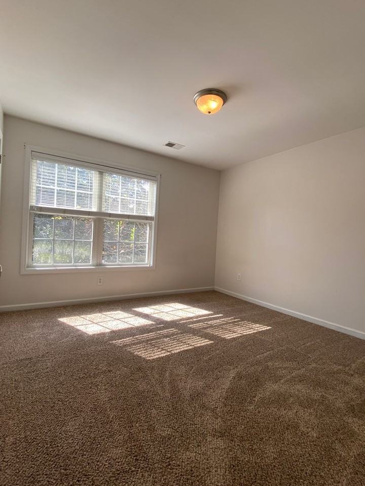 399 Wormwood Ln - Photo 6 of 11