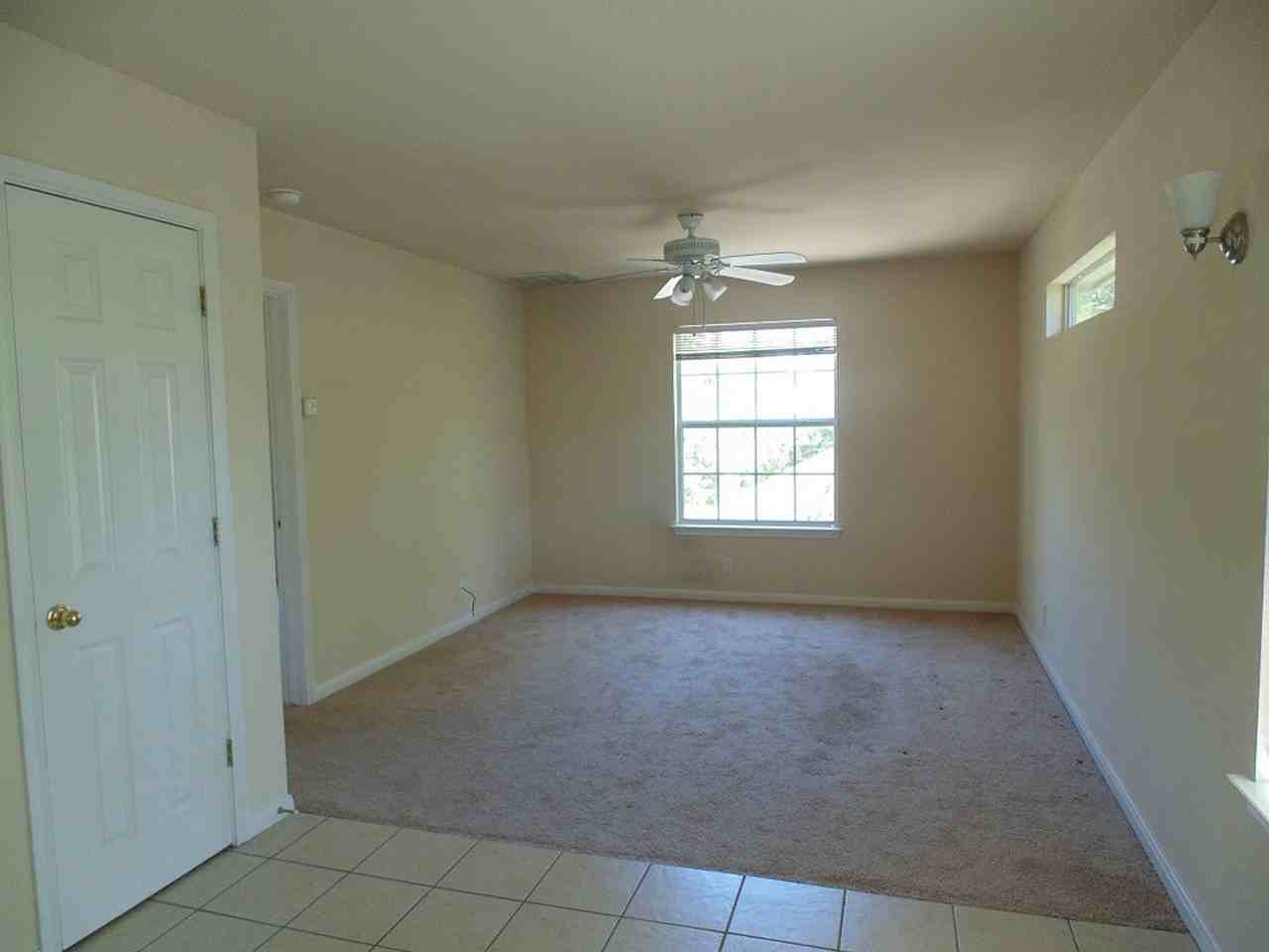 5212B Guadalupe St - Photo 5 of 8