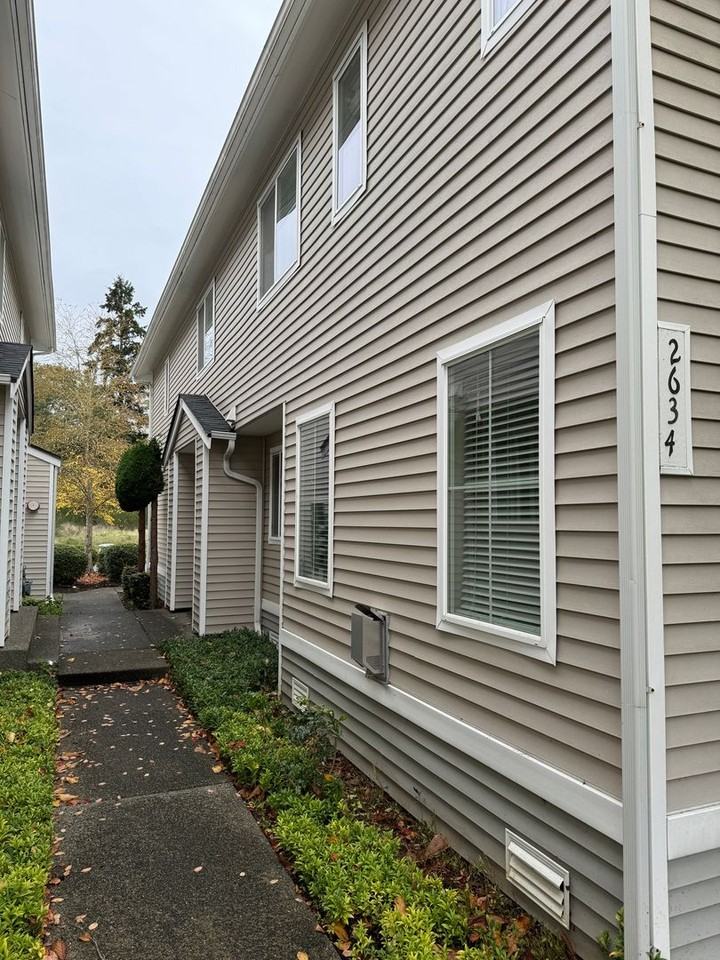 2634 Mitchell Ave - Photo 2 of 15