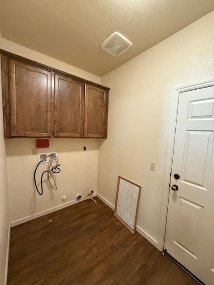 1046 E Margalo Ct - Photo 3 of 11