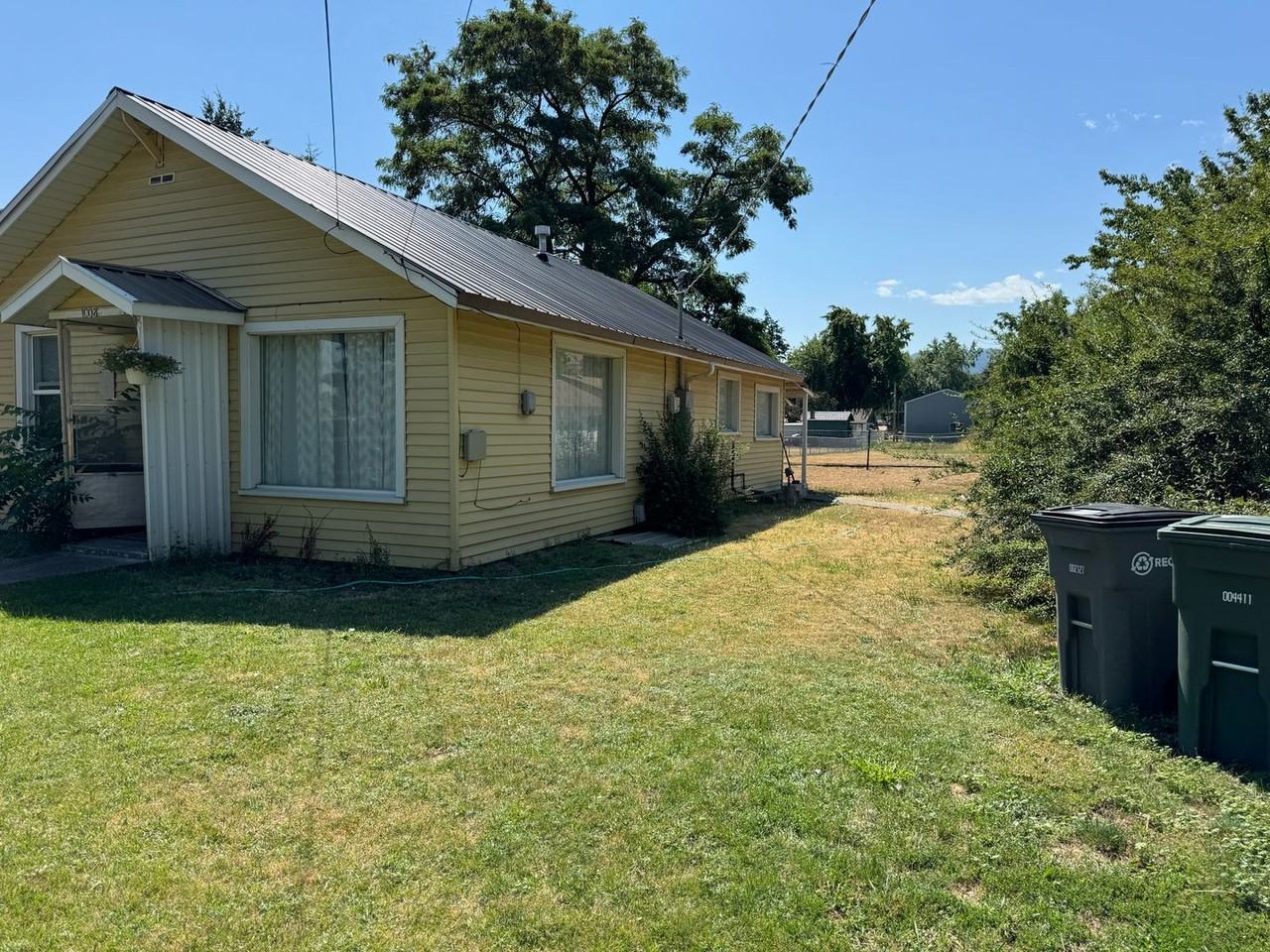 1008 Lake Ave - Photo 2 of 8