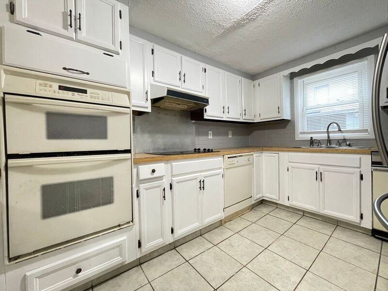 266 Douglas St #1 - Photo 2 of 29