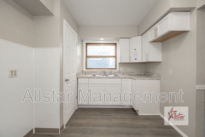 8958 Woodridge Ln - Photo 6 of 31