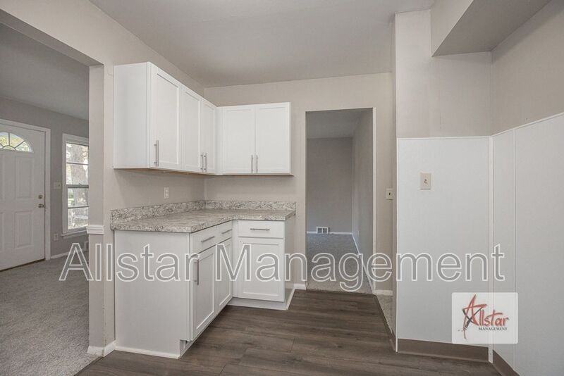 8958 Woodridge Ln - Photo 7 of 31