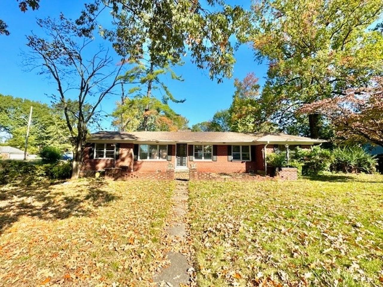 4762 Rolling Meadows Dr - Photo 2 of 13
