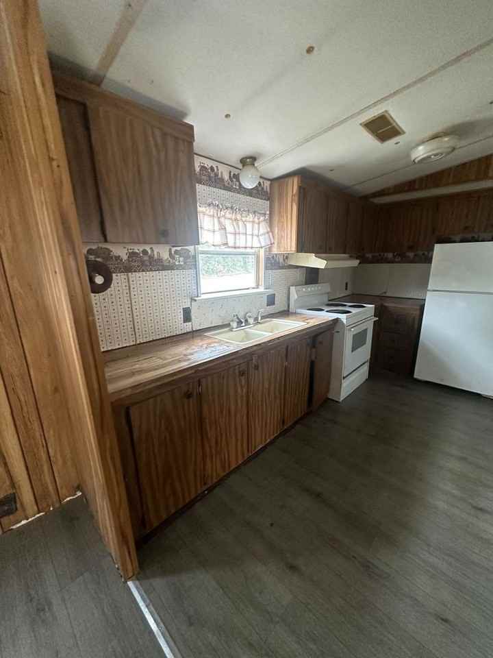 106 Courtillians Rd - Photo 2 of 6