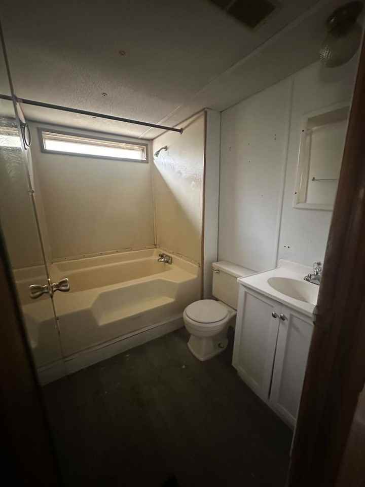 106 Courtillians Rd - Photo 4 of 6