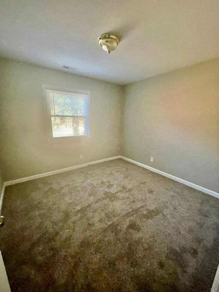 906 Bannister Pl - Photo 7 of 19