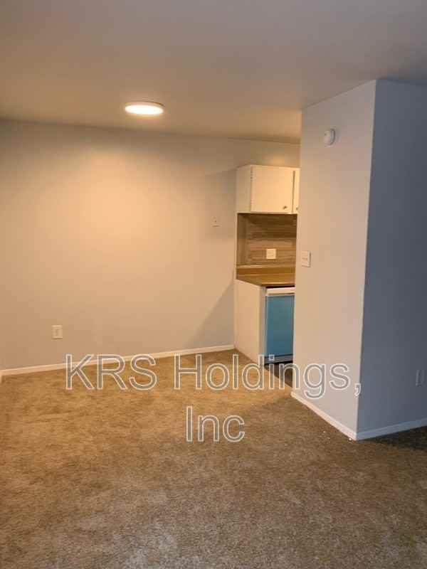 1231 Nelson St #C - Photo 2 of 12