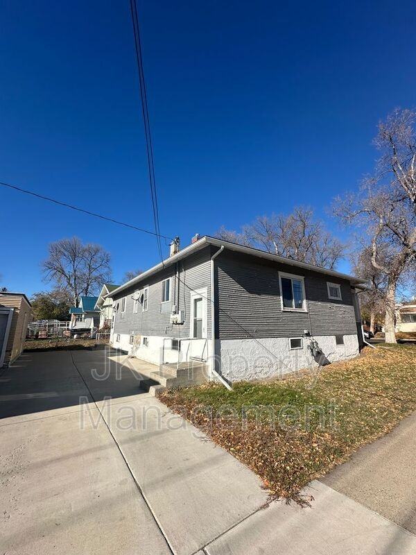 1626 Central Ave - Photo 2 of 18