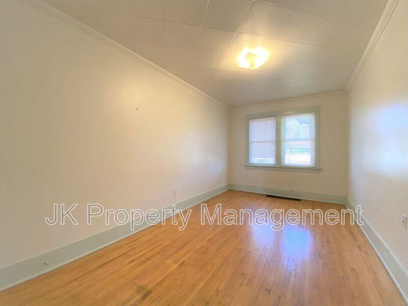 1626 Central Ave - Photo 7 of 18