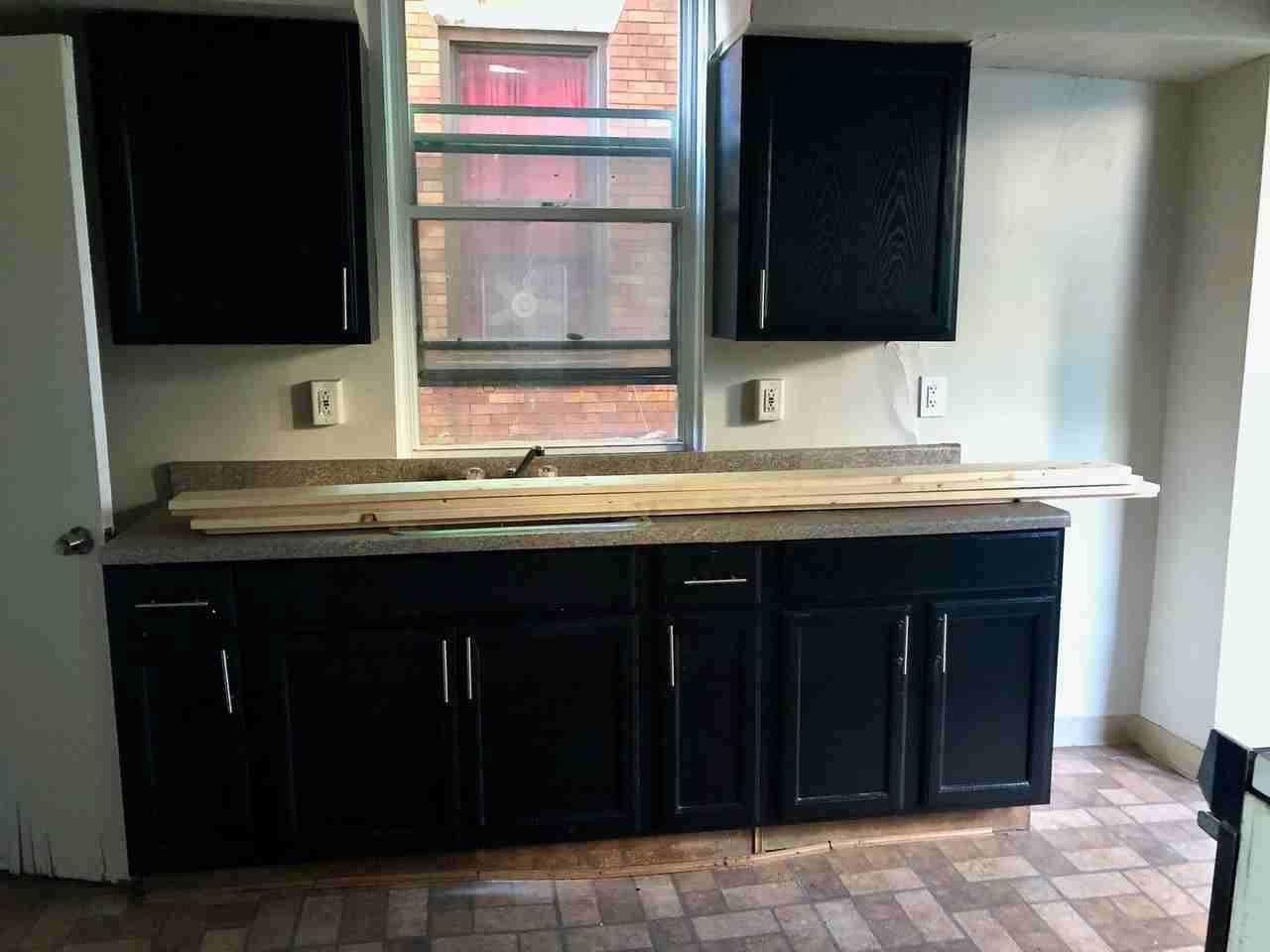 2207 Hawthorne Ave - Photo 4 of 15