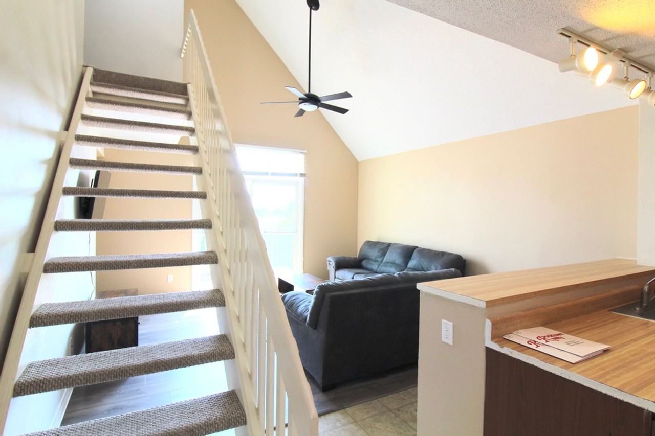 1342 Hunters Rd Apt K - Photo 4 of 25