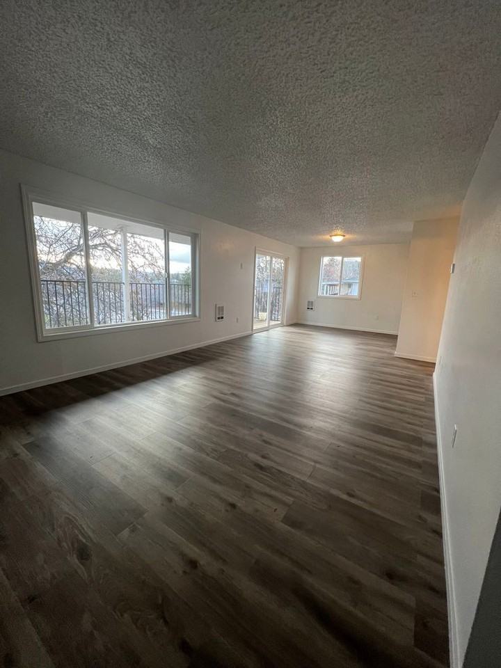 2139 N Eldorado Ave ##06 - Photo 2 of 9