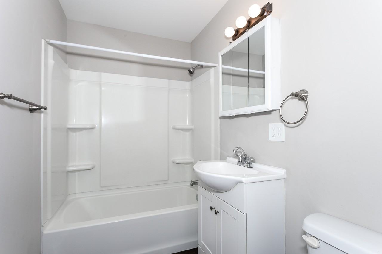 1133 E Crowley St - Photo 2 of 10