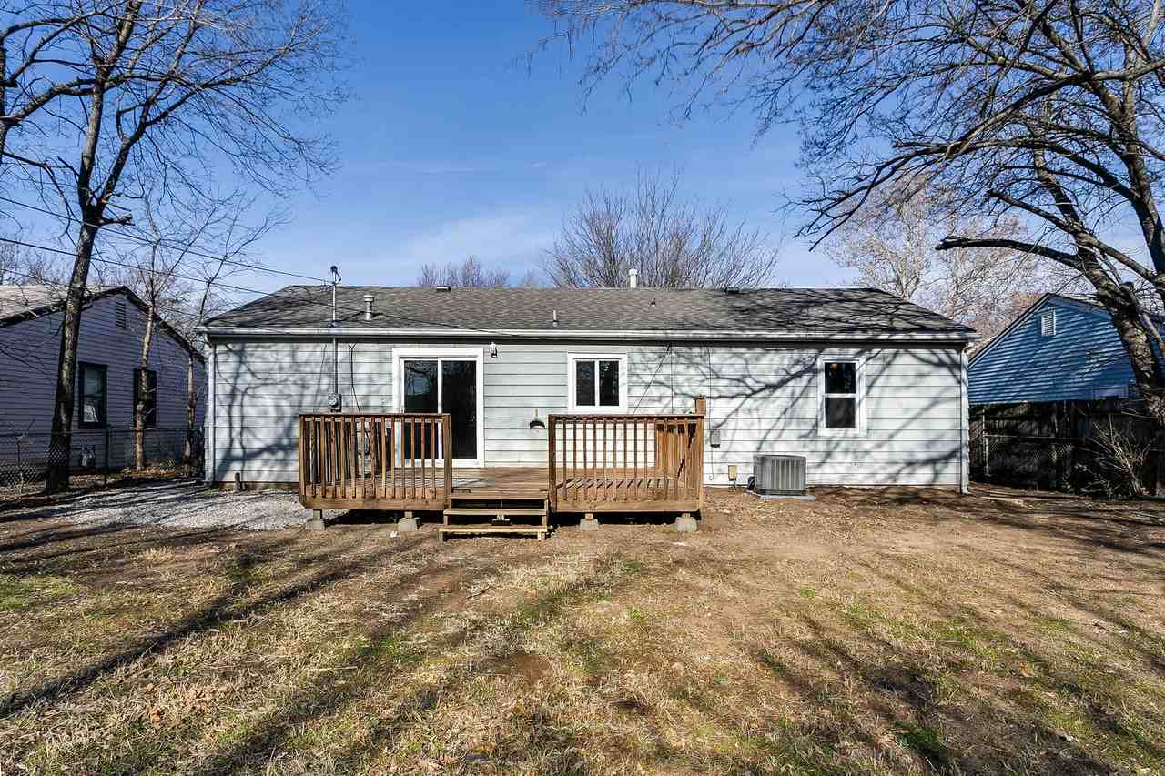1133 E Crowley St - Photo 3 of 10