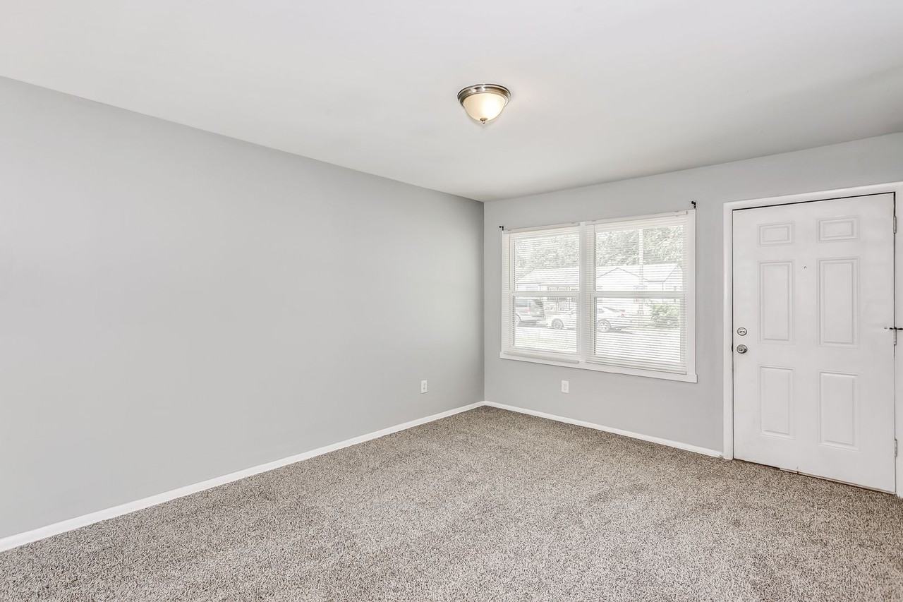 1133 E Crowley St - Photo 4 of 10