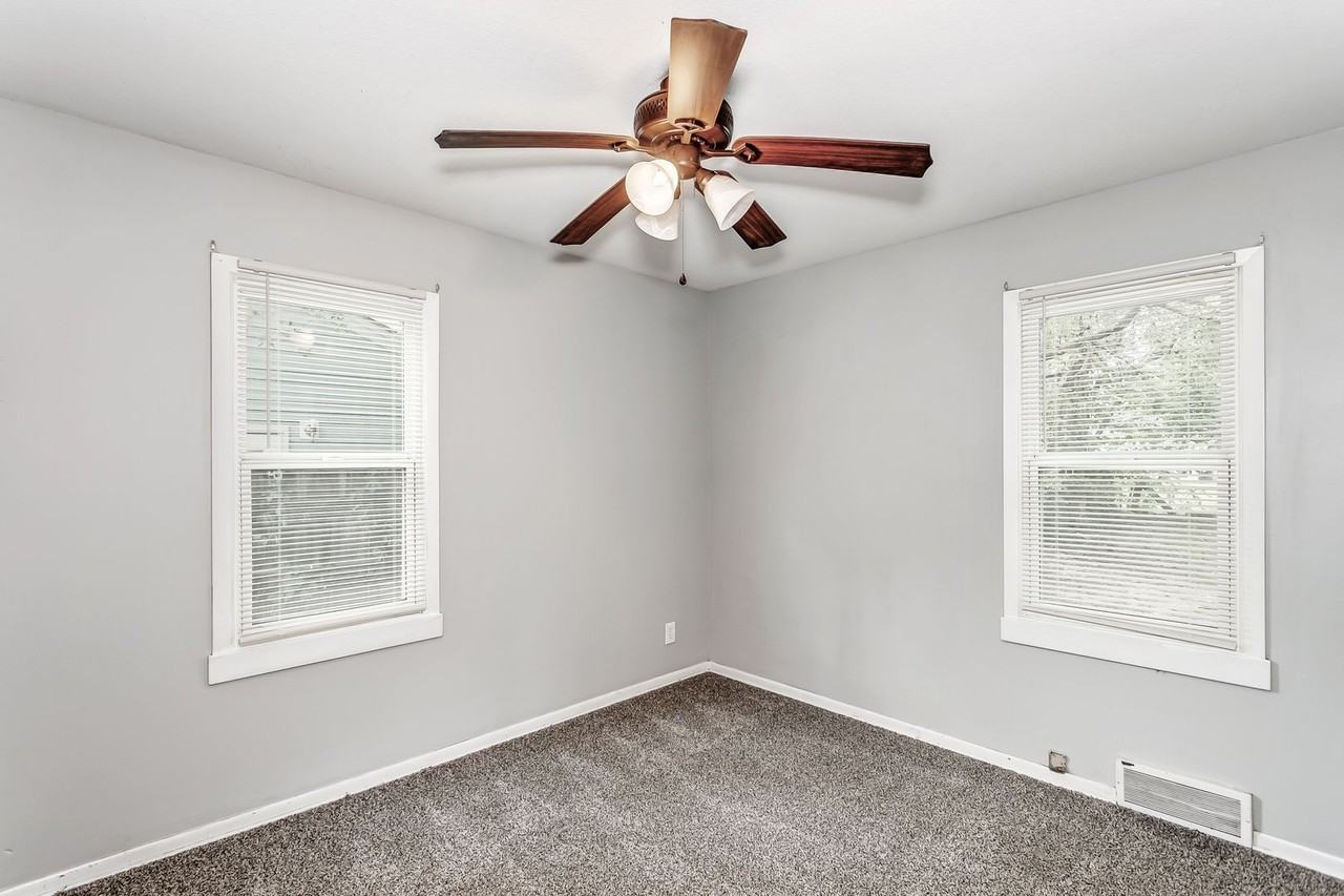 1133 E Crowley St - Photo 6 of 10