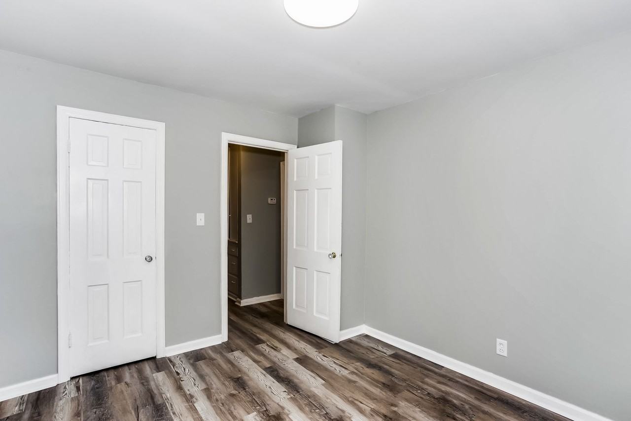 2604 E Grail St - Photo 5 of 12