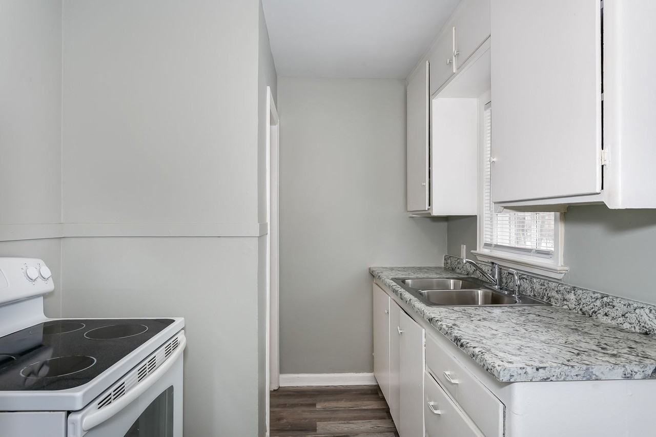 2604 E Grail St - Photo 7 of 12