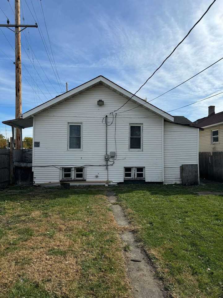4604 Johnson Ave - Photo 2 of 29