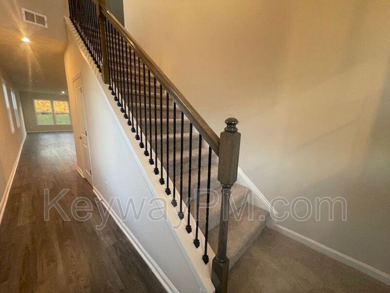 810 Manitou Cir - Photo 3 of 20