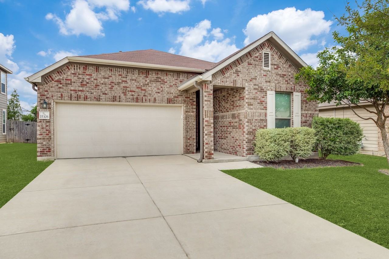15306 Cascade Pt - Photo 2 of 12