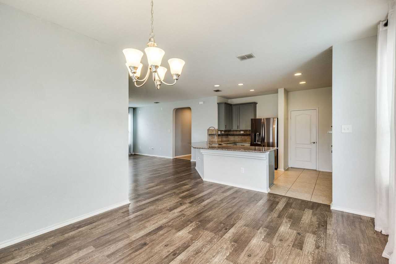 15306 Cascade Pt - Photo 5 of 12